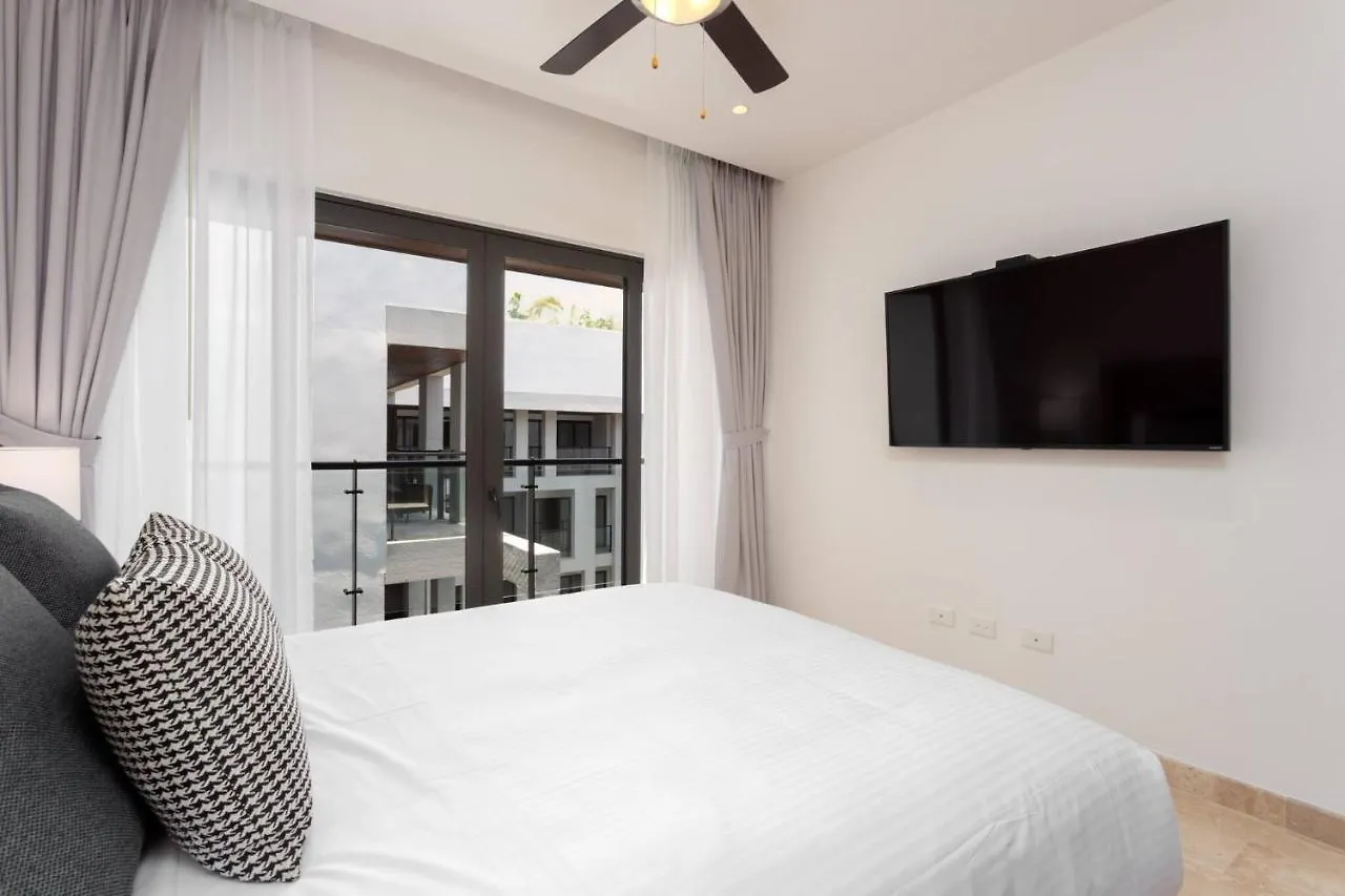 New Condo In Nice Vacation Complex - 5 People Playa del Carmen Nyaraló