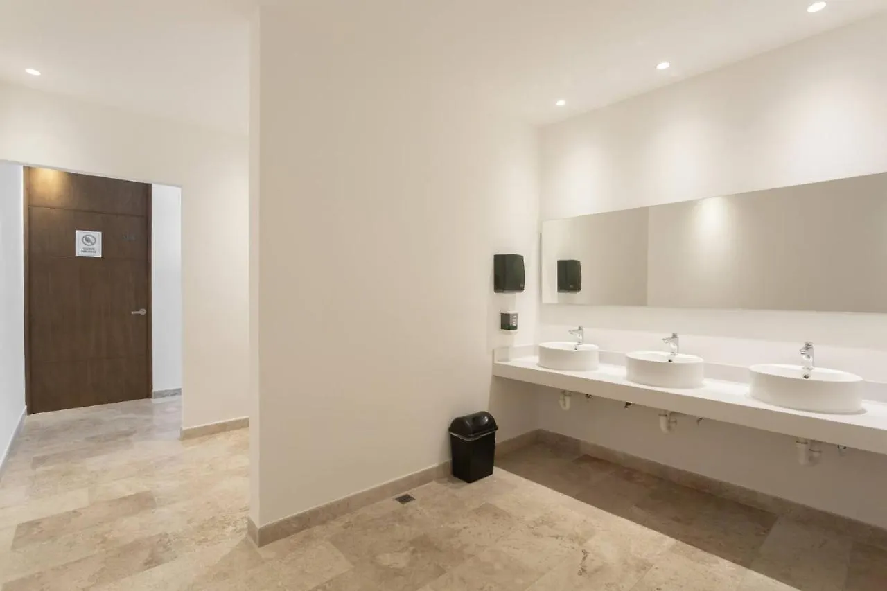 New Condo In Nice Vacation Complex - 5 People Playa del Carmen Nyaraló