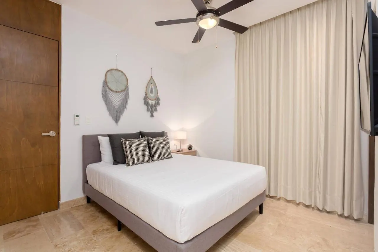 New Condo In Nice Vacation Complex - 5 People Playa del Carmen Nyaraló
